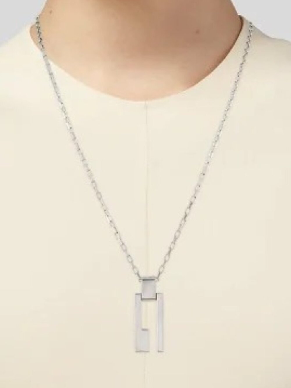 Gucci authentic Geometric Pendant Necklace